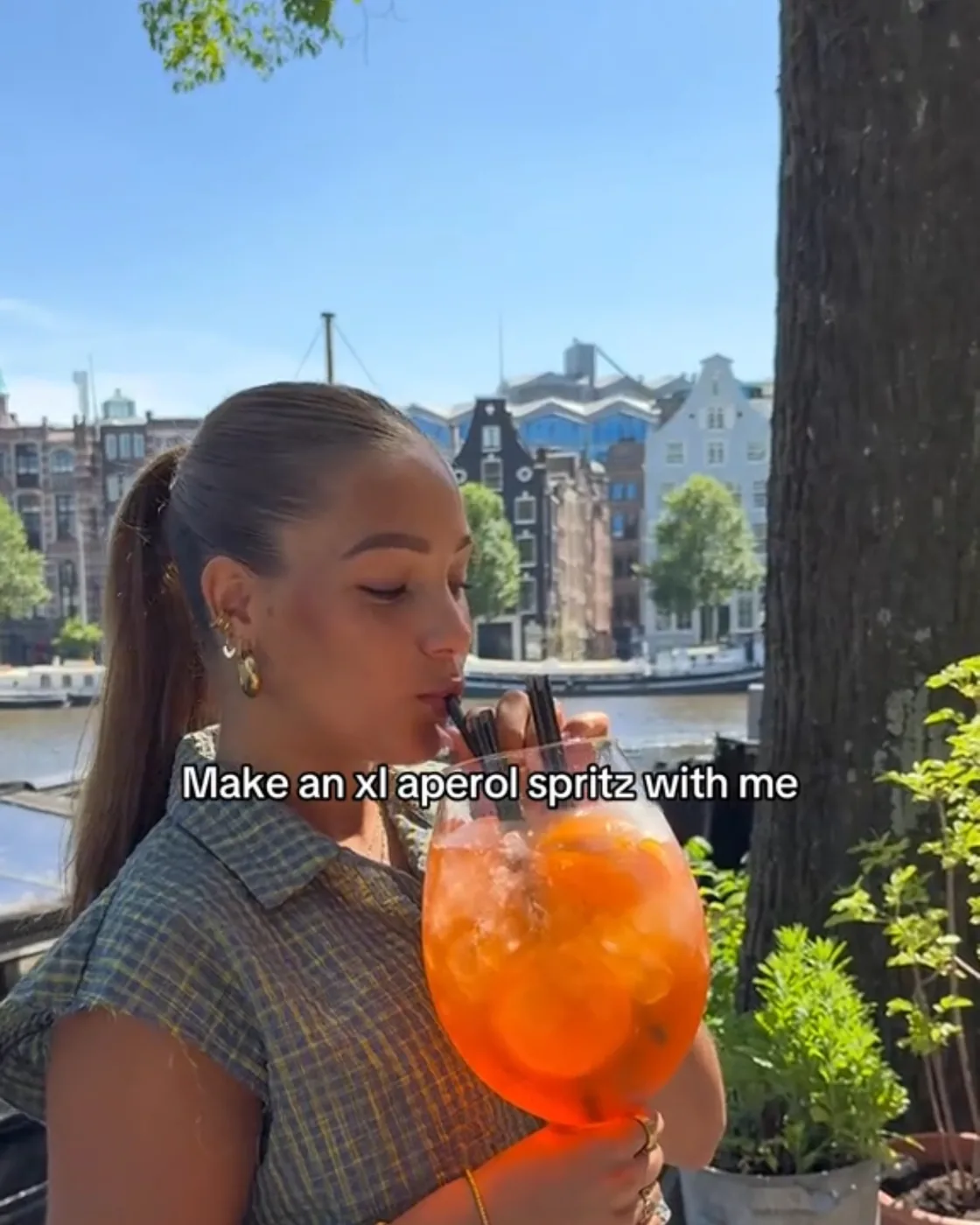 Frenzi · Spritz maken aan de gracht